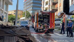 Tadilat yapılan çatı alevlere teslim oldu