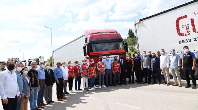 Başiskele'den sel bölgesine 6 tır yardım gönderildi