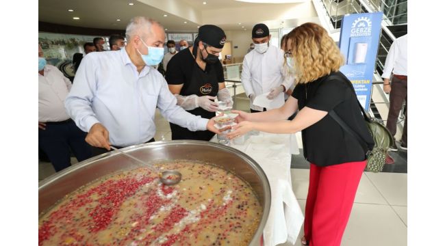 Başkan Büyükgöz’den personele aşure ikramı