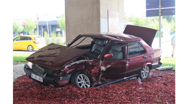 Bu araçtan burunları bile kanamadan çıktılar