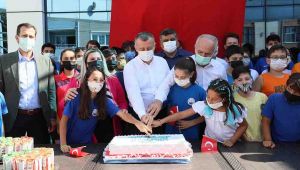 Büyükakın, Kocaeli Yüzme Kulübü’nün 21. yılını kutladı