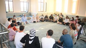 Çiftçi gençleri dinledi