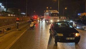 D-100 ‘de otomobil ile çarpışan motosikletli kurye ağır yaralandı