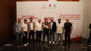 Darıca ailesi Şamdan’ı çiçeklerle karşıladı