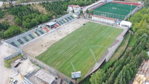 Derince stadının çimleri seriliyor