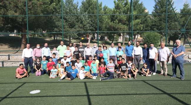 Derinceli çocuklar bir spor alanına daha kavuştu