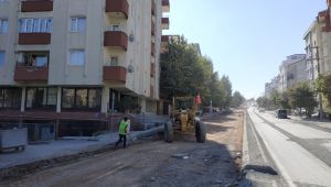 Gebze’deki önemli caddede üstyapı çalışması