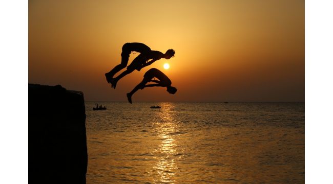 Gün batımı eğlencesi, eşsiz manzaralar oluşturdu