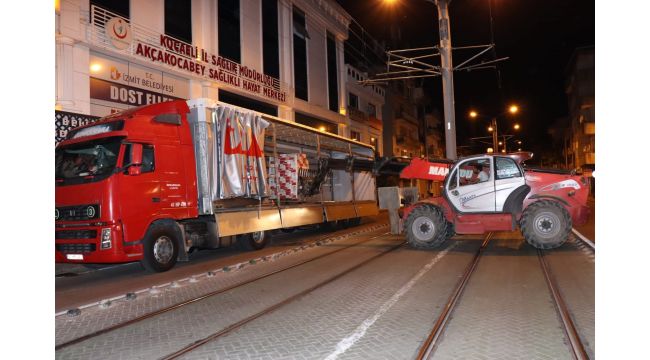 İzmit Belediyesi’nin yardım tırı, sel bölgesi için yola çıktı