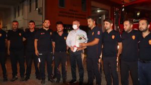 Kahraman itfaiyeciler evlerine döndü
