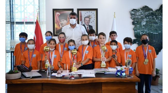 Kocaman şampiyonları misafir etti