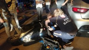 Motosikletli kurye yayaya çarptı: 2 yaralı