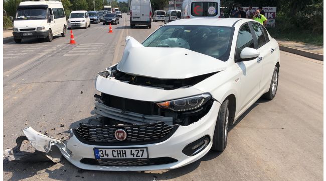 Otomobil, hafriyat kamyonuna çarptı: 1 yaralı