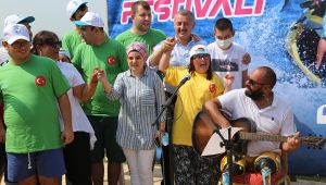 Özel bireyler, deniz festivalinde doyasıya eğlendi