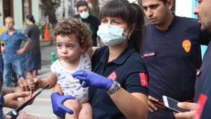 Pencereden sarkan minik afacan kenti ayağa kaldırdı