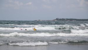 Sahillerde 130 kişi hayata tutundu