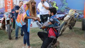 Şampiyonluk sevincini evlilik teklifi ile taçlandırdı