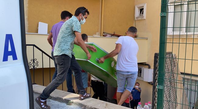 Servis şoförü evinde ölü bulundu