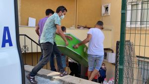 Servis şoförü evinde ölü bulundu