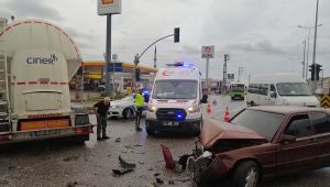 Tankerle çarpışan otomobilden burnu bile kanamadan çıktı