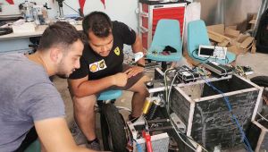  Teknoloji yarışındaki gençlere tam destek