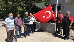 Vatandaş Bayrak istedi, Başkan yerine getirdi