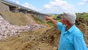 Yolları kapandı, 2 yıldır tarlalarına gidemiyorlar