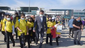 Başkan Özlü, öğrencilerle birlikte TeknoFest'te