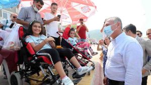 “Engellilerimiz ve aileleri bu kentte asla yalnız değildir”
