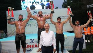Hünkar Çayırı Yağlı Güreşleri'nin şampiyonu Ali Gürbüz oldu