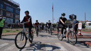 İzmitli gençler pedalları sağlık için çevirdi