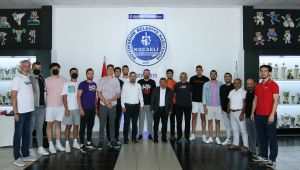 Kağıtspor Voleybolda İmzalar Atıldı