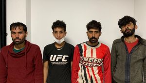 Kontrolden minibüste 14 düzensiz göçmen çıktı