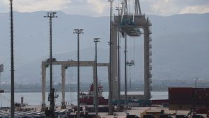 Limanda merdivenden düşen işçi yaralandı