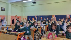 Minik öğrencilere 7 bin 500 kumbara dağıtıldı