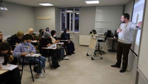 Akademi Üniversitesi ders başı yaptı