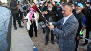 Balık Yakalama Yarışması’nda ilk oltayı Başkan Büyükakın attı