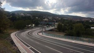 Başiskele Beyoğlu ve Kirazlıbahçe caddelerinde yol çizgileri çizildi