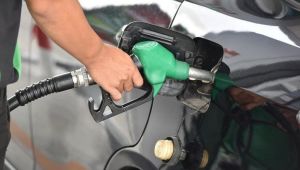 Benzine bir zam daha geldi!