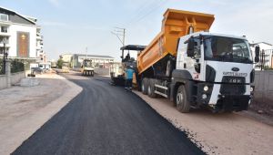 Bir sokağa 700 ton asfalt