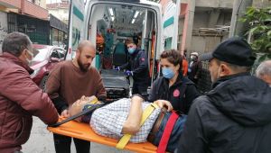 Budamak için çıktığı ağaçtan düşerek yaralandı