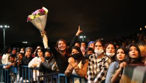 Büyükşehir’den Roman çiftlere çifte konser