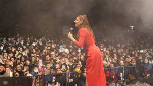 Cumhuriyet kutlamaları Funda Arar'la final yaptı