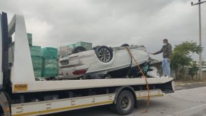 Direğe çarpan otomobil parçalandı: 1 ağır yaralı