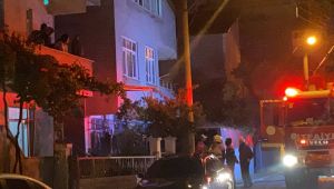 Gebze'de bir apartmanın çatı katında yangın çıktı