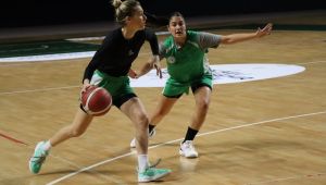 İzmit’in perileri maça hazırlanıyor