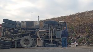 KMO bağlantı yolunda Tır devrildi!
