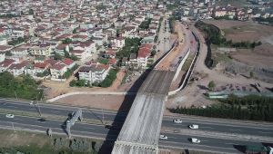 Otoyol geçiş köprüsünde  kiriş montajları tamamlandı