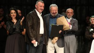 Şehir Tiyatroları perdelerini açtı, ilk oyun; Vişne Bahçesi