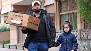 Simit satan babanın en büyük destekçisi 8 yaşındaki kızı